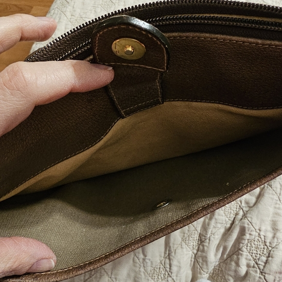 Gucci Crossbody Purse - Picture 10 of 11